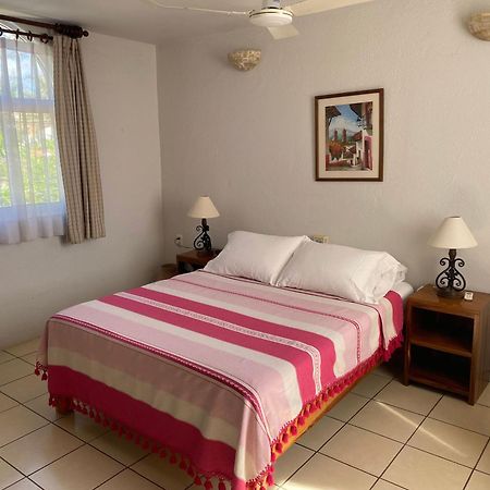 Zandoyo Bed & Breakfast ปูแอร์โตเอสกอนดิโด ภายนอก รูปภาพ
