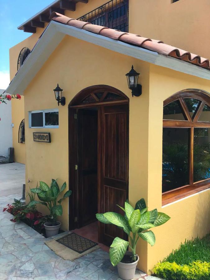 Zandoyo Bed & Breakfast ปูแอร์โตเอสกอนดิโด ภายนอก รูปภาพ